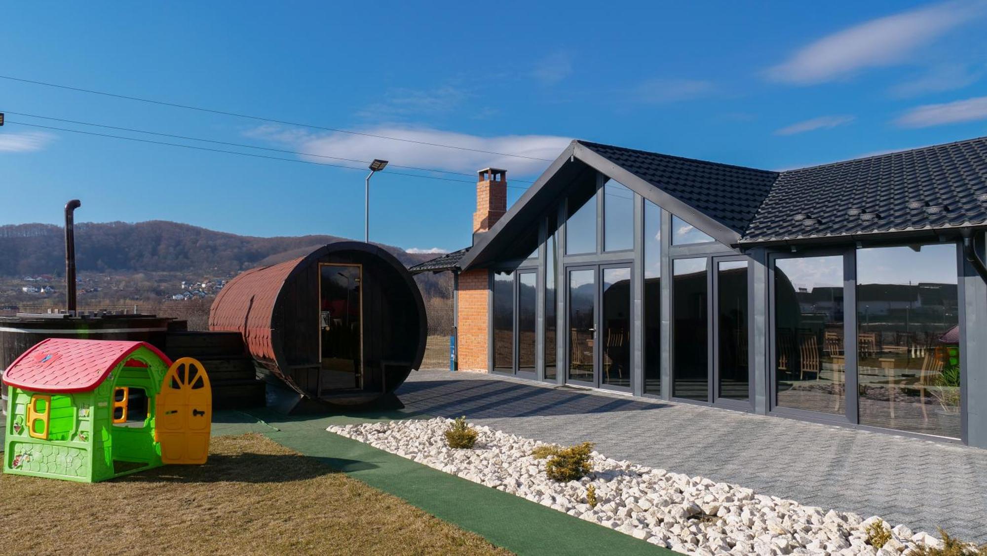 Casa Ambientt Hotel Curtea De Arges Luaran gambar