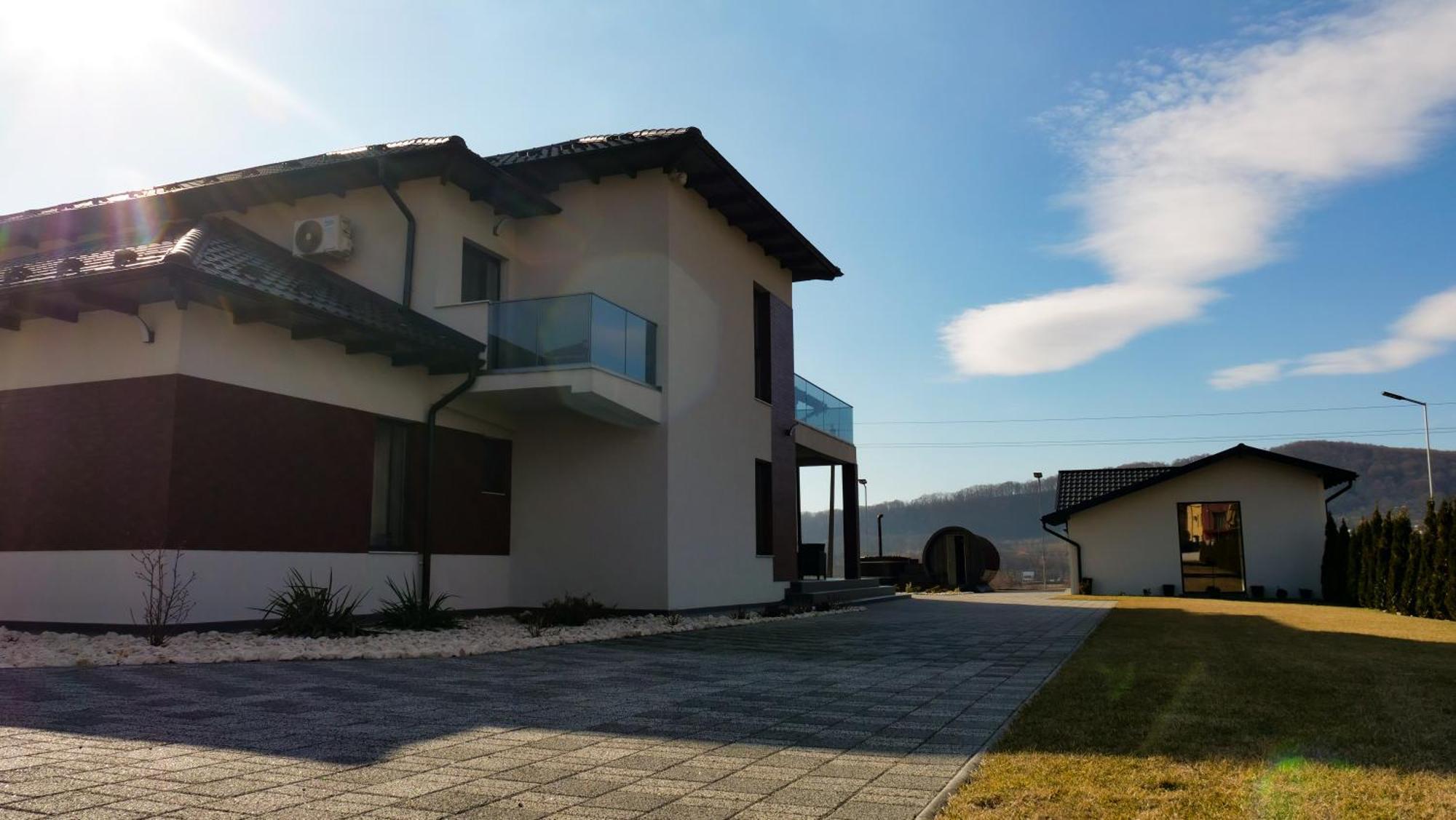 Casa Ambientt Hotel Curtea De Arges Luaran gambar
