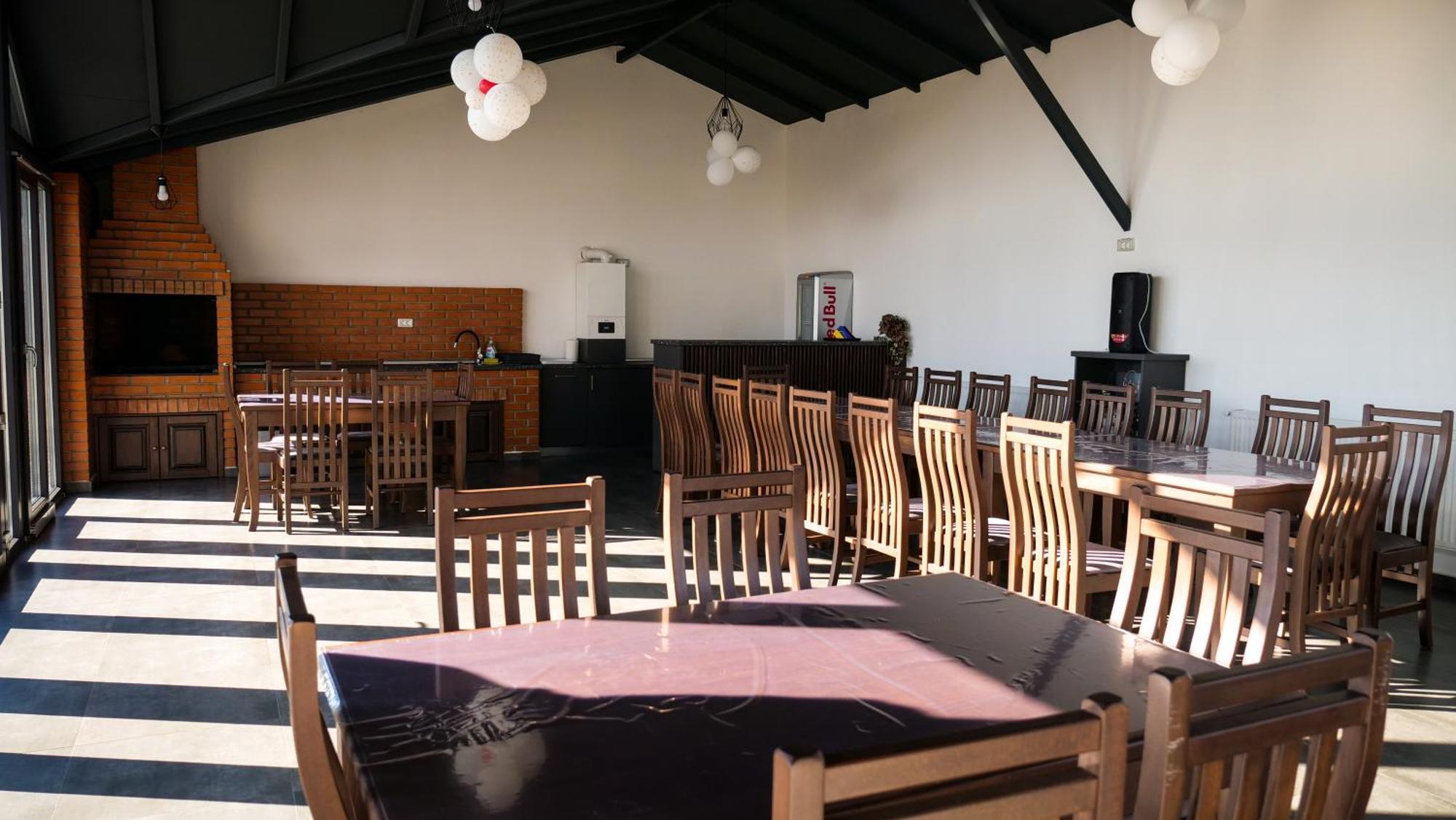 Casa Ambientt Hotel Curtea De Arges Luaran gambar