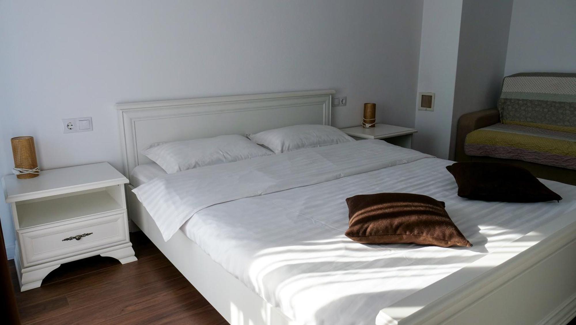 Casa Ambientt Hotel Curtea De Arges Luaran gambar
