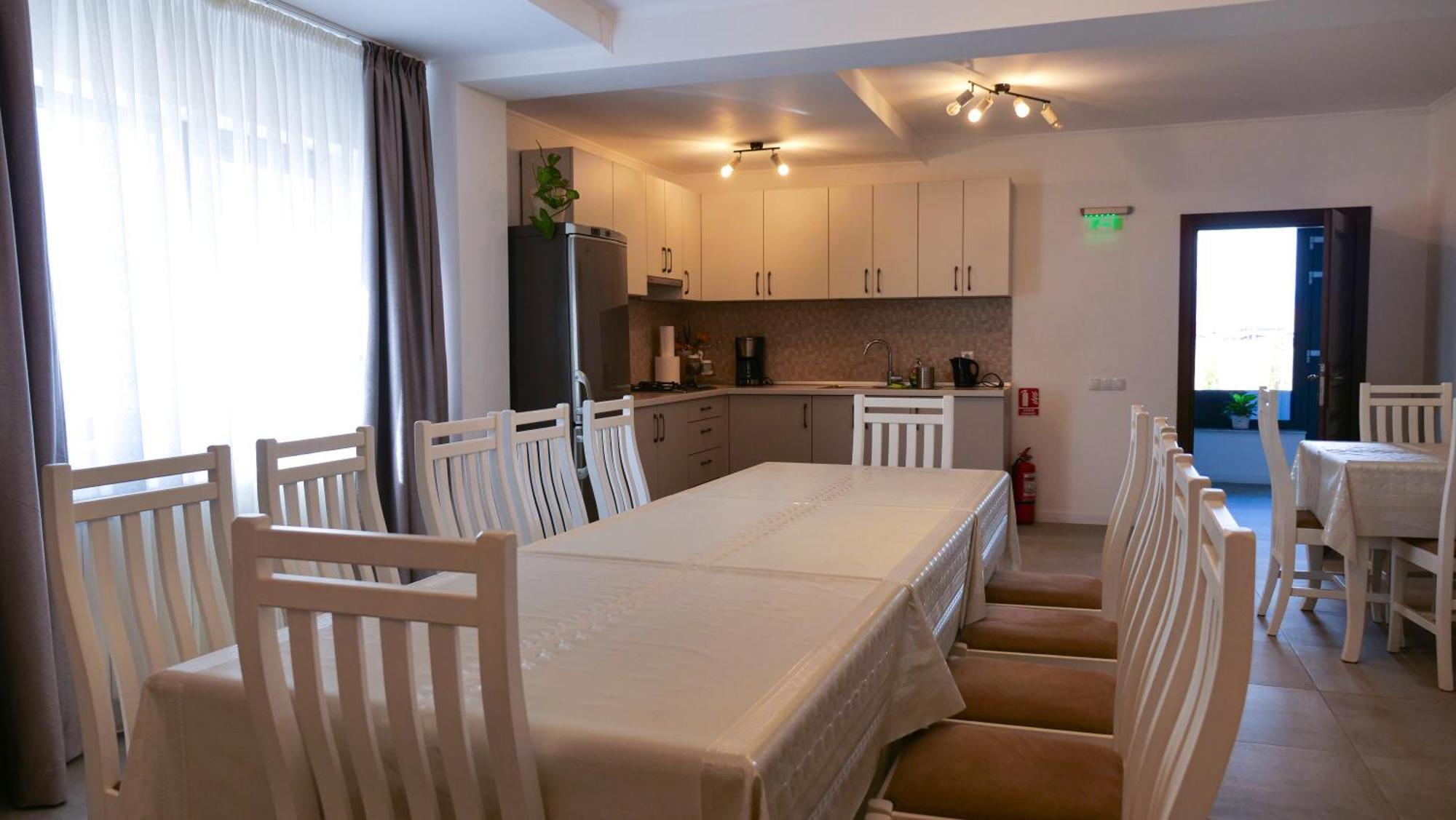 Casa Ambientt Hotel Curtea De Arges Luaran gambar